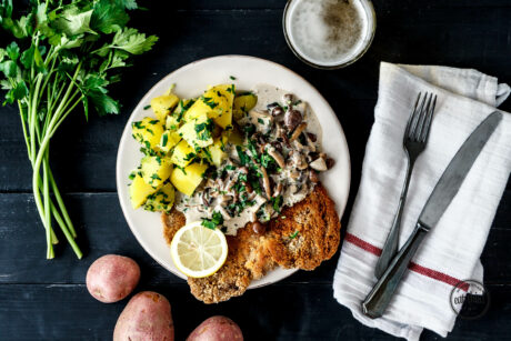 Sojaschnitzel mit Pilzrahmsauce & Petersilienkartoffeln