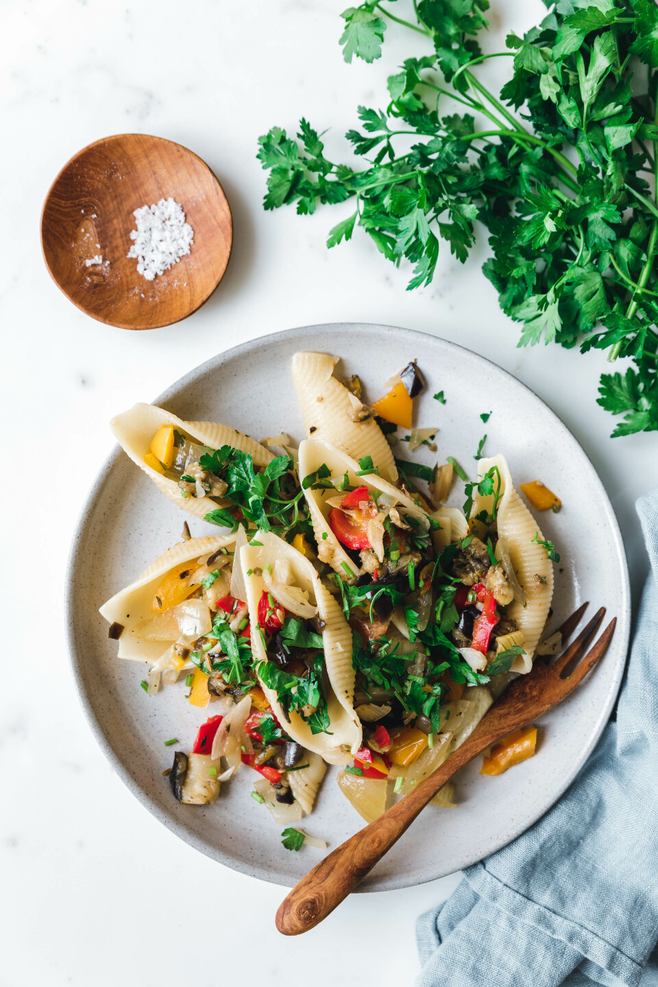 Conchiglie mit geröstetem Gemüse