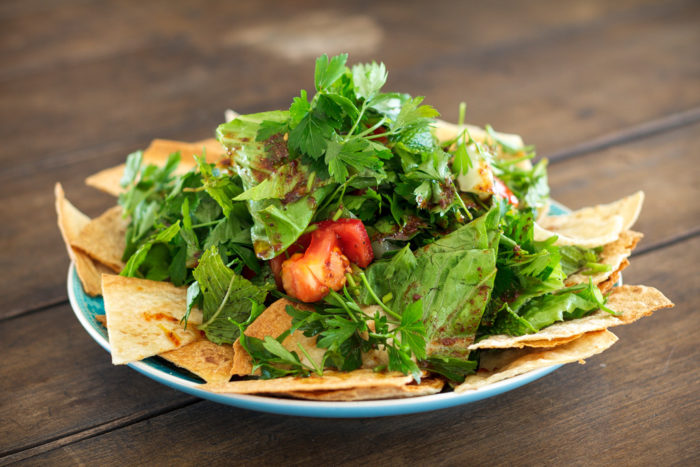 Fattoush - orientalischer Salat mit geröstetem Brot-2