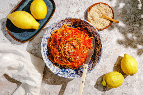Pasta mit Zucchini und Zitronen-Ingwer-Marinara