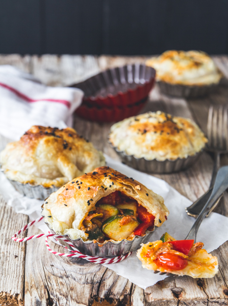 Französische Mini-Pies mit Ratatouille-Gemüse