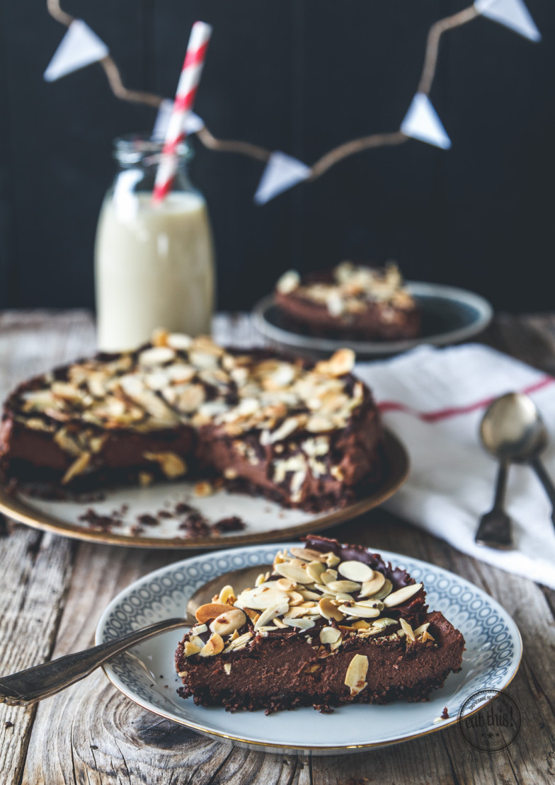 Raw Chocolate Cake-3