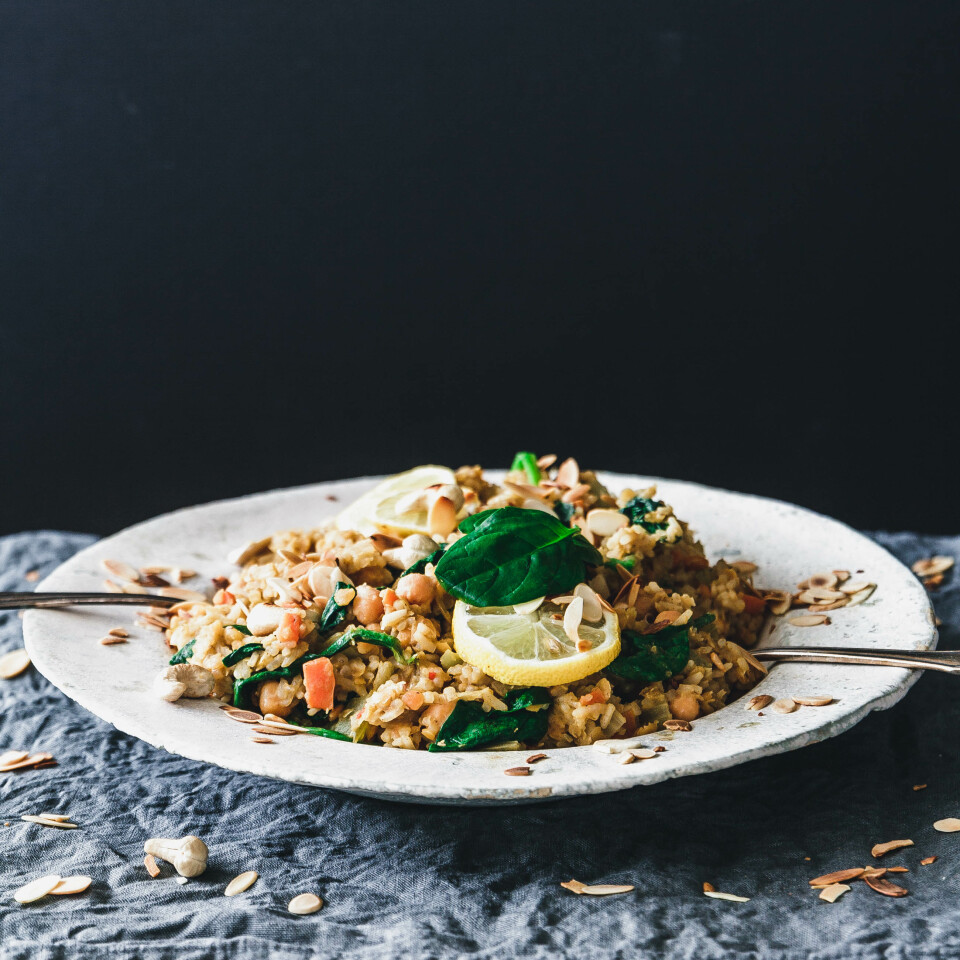 Pilaw mit Spinat & gerösteten Nüssen