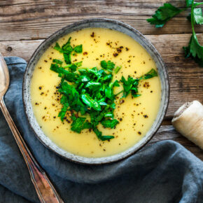Cremige Pastinakensuppe