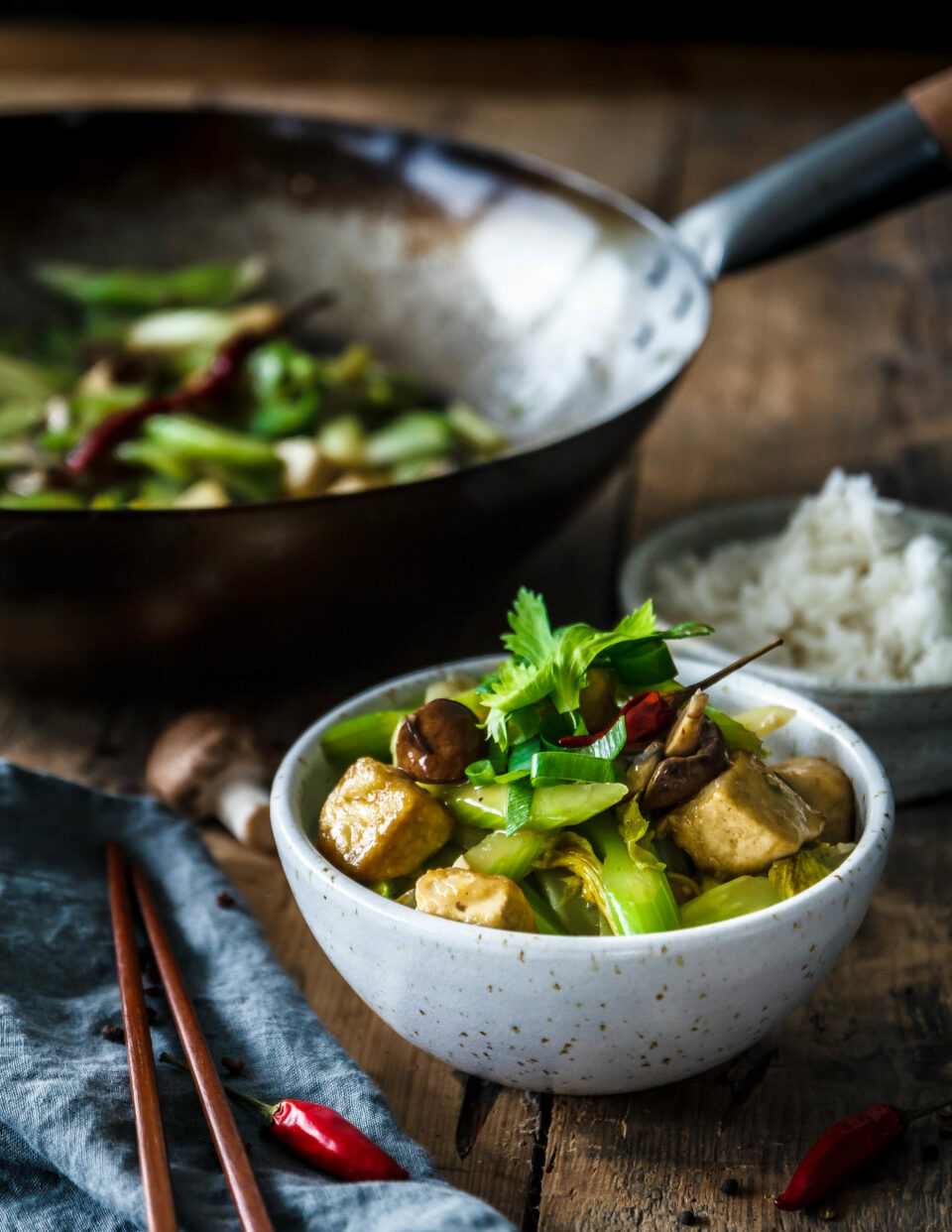 Veganer Szechuan-Sellerie-Wok