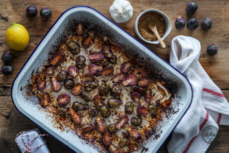 Gerösteter Roter Rosenkohl mit Zitrone und Knoblauch