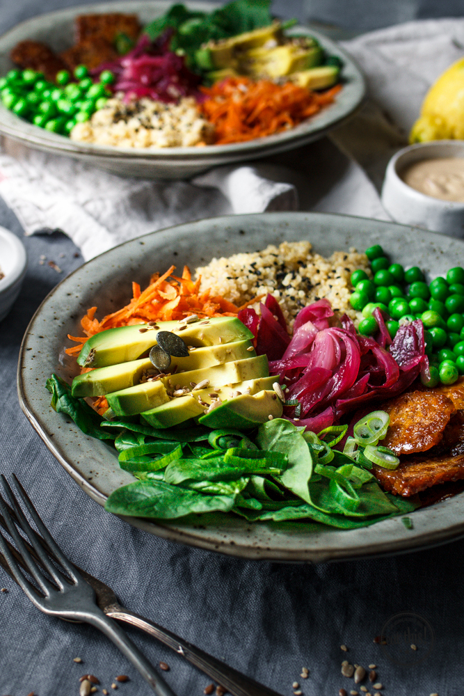 Good Life Bowl mit Tempeh & Erdnussdressing-2