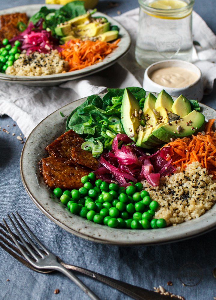 Good Life Bowl mit Tempeh & Erdnussdressing-5