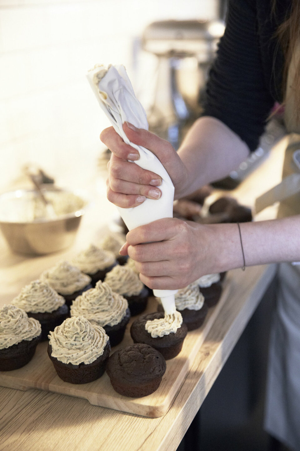 Rote Bete-Schoko-Cupcakes mit Cashew-Chia-Frosting