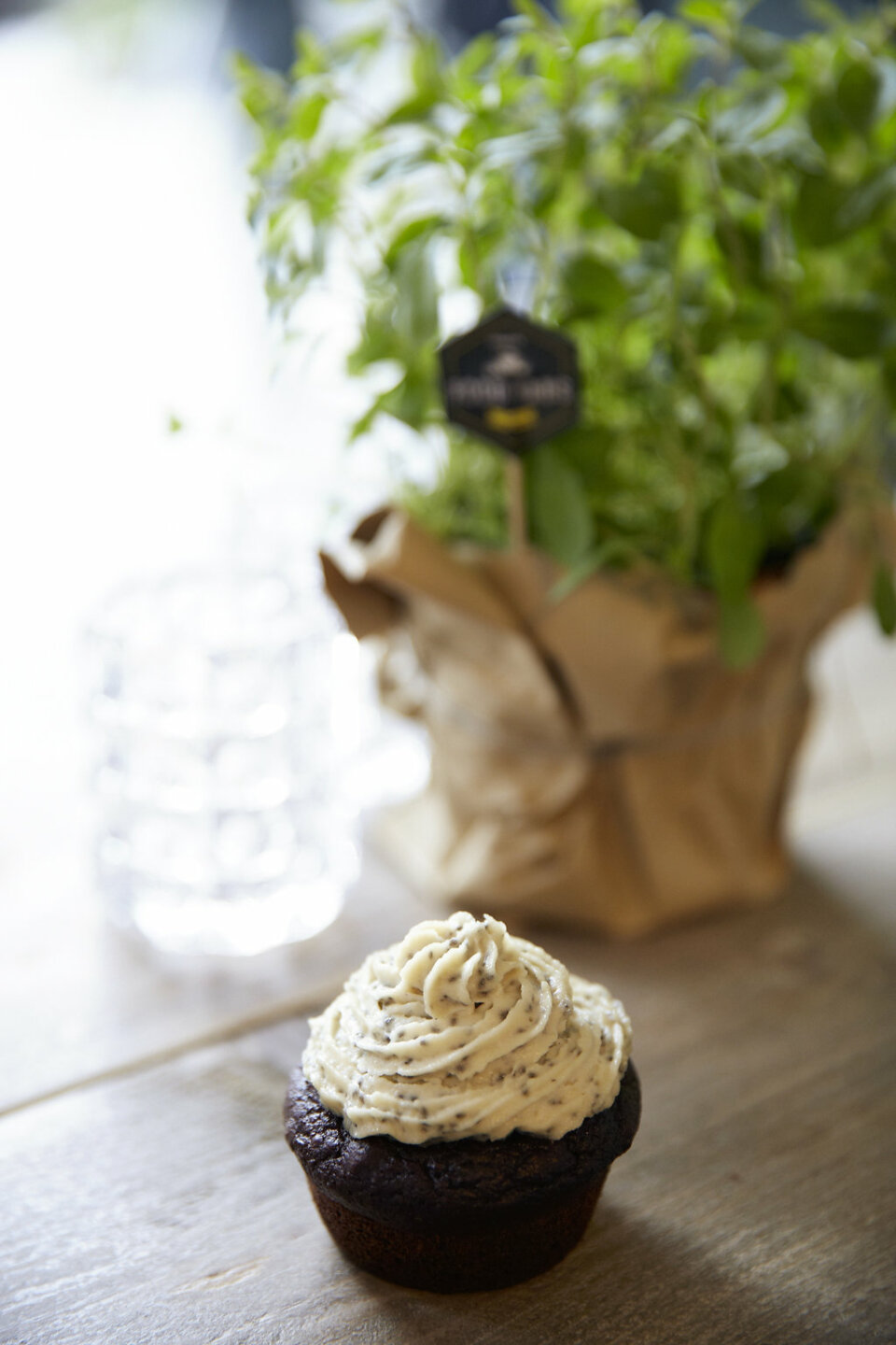 Rote Bete-Schoko-Cupcakes mit Cashew-Chia-Frosting