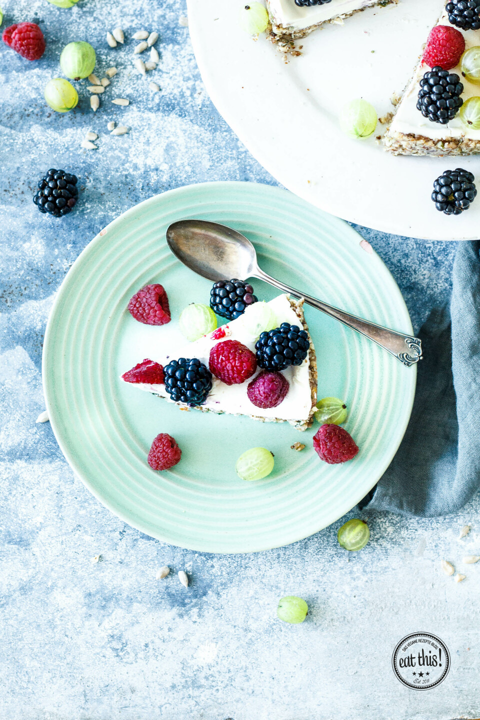 Vegane Quark-Beerentorte ohne Backen (mitW)-7