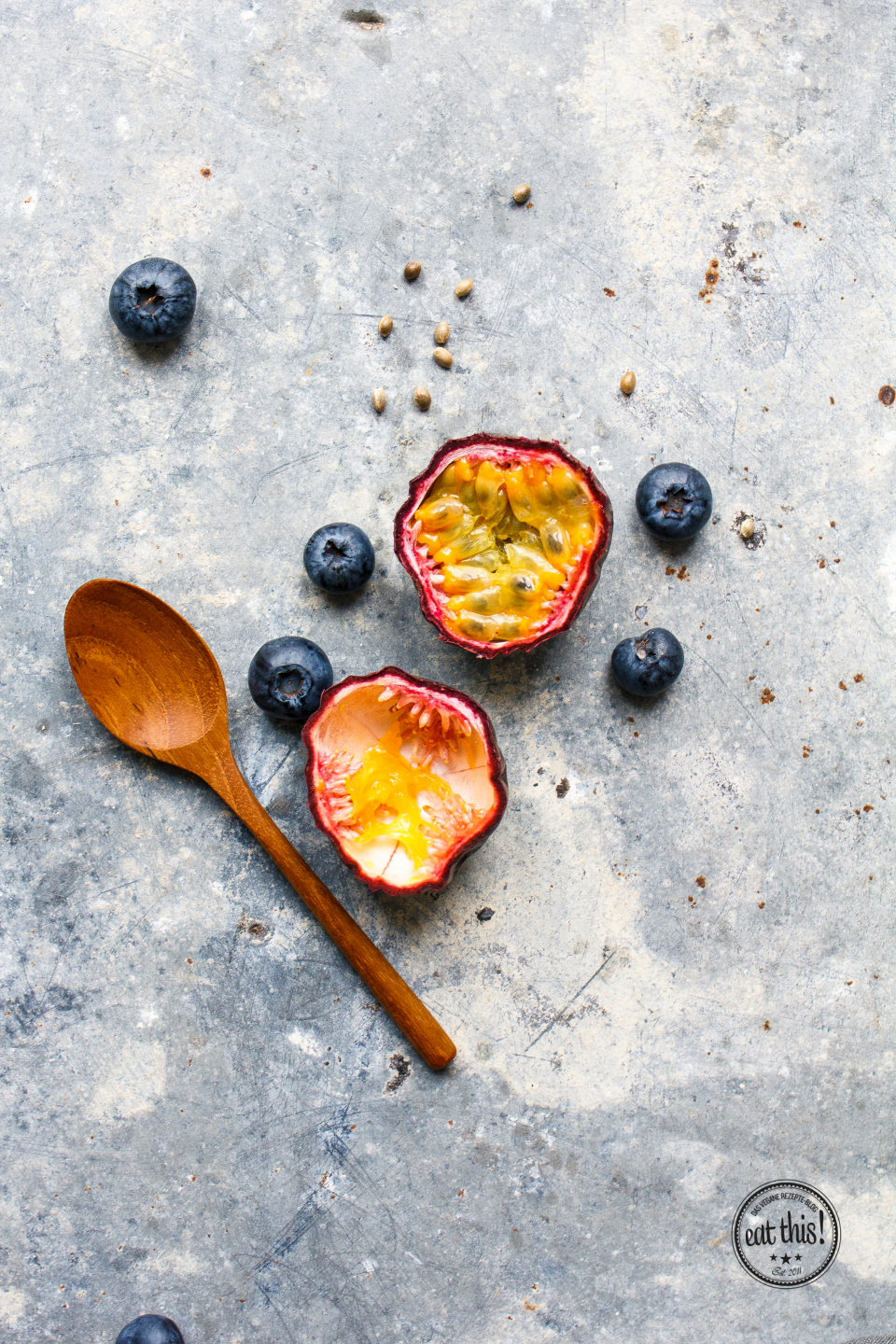 Rohes Buchweizenporridge mit Maracuja