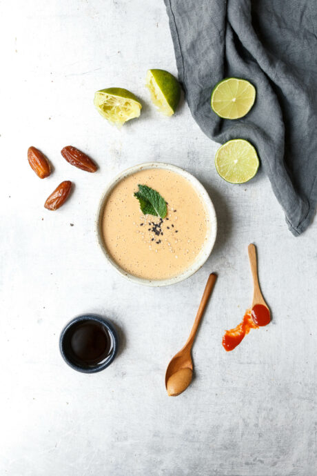 Vegane Sommerrollen mit Erdnuss-Chili-Dip