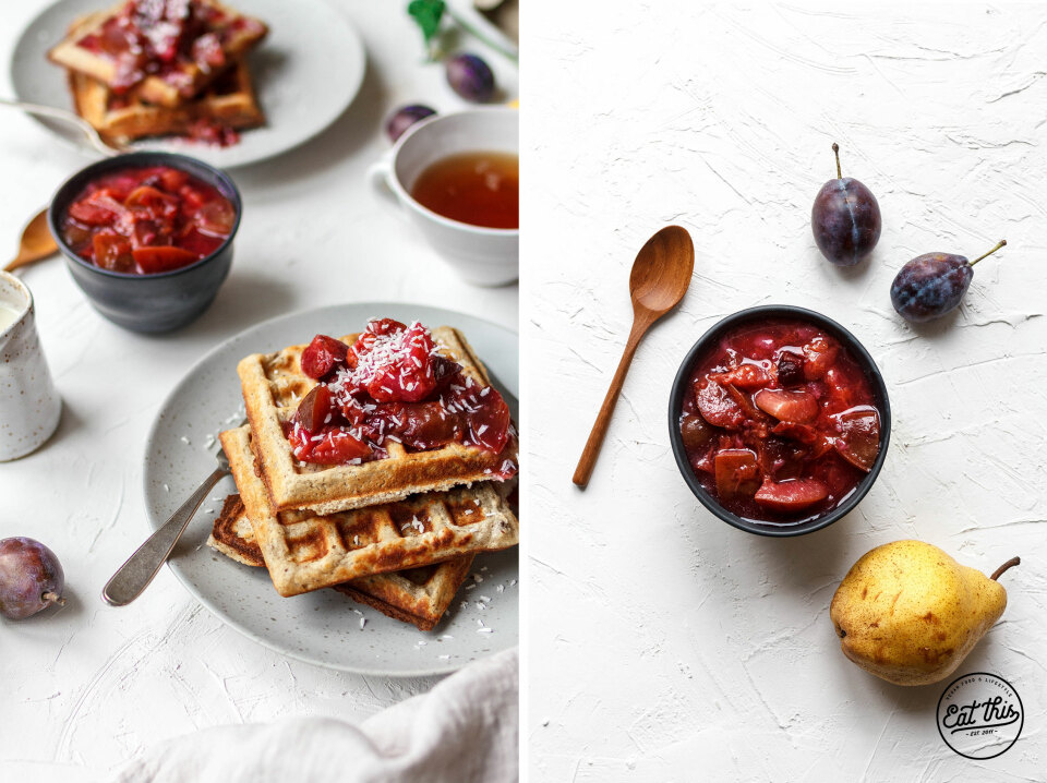 Kokoswaffeln mit Zwetschgen-Birnen-Kompott