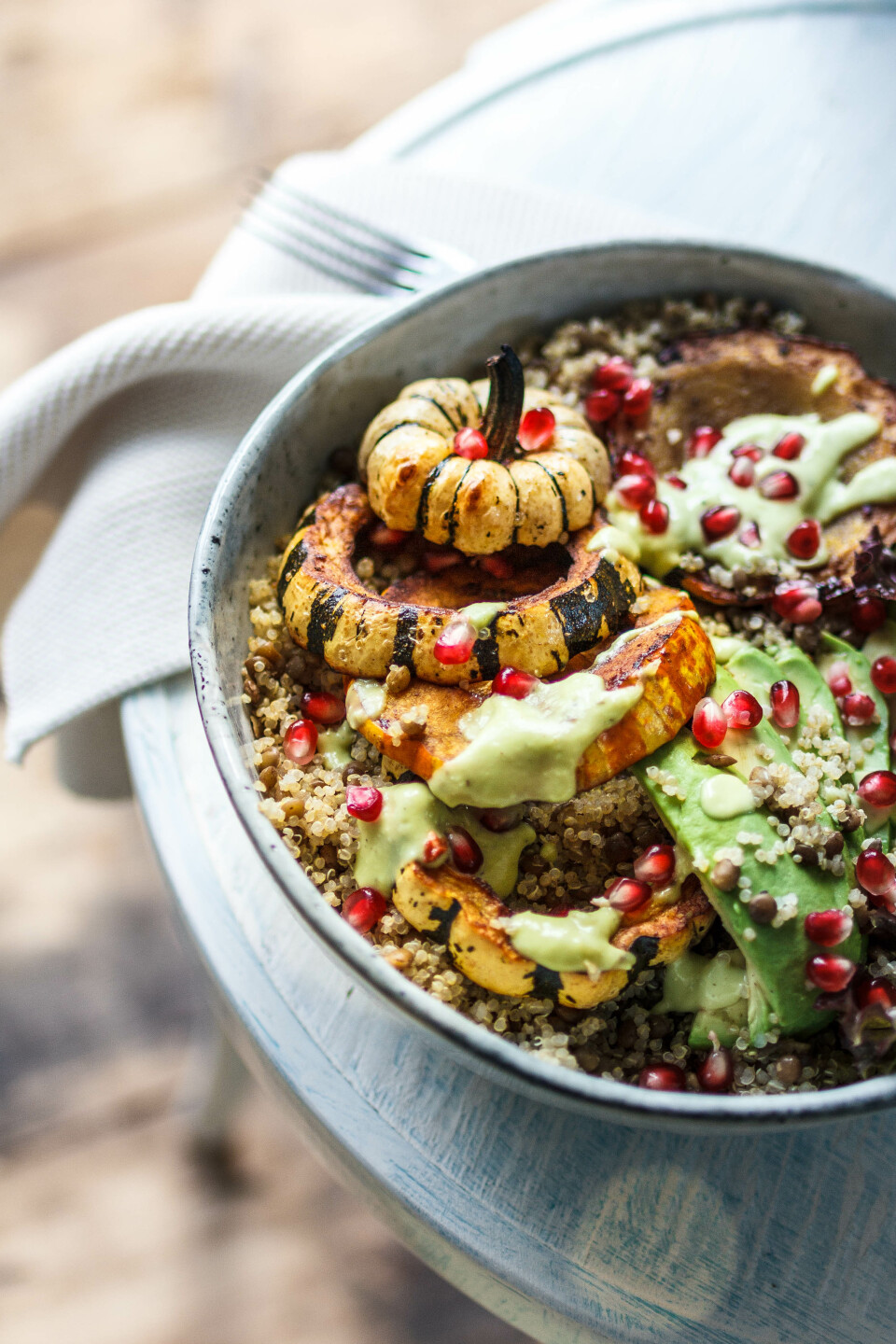 Good Life Kürbisbowl mit Linsenquinoa und Avocadodressing