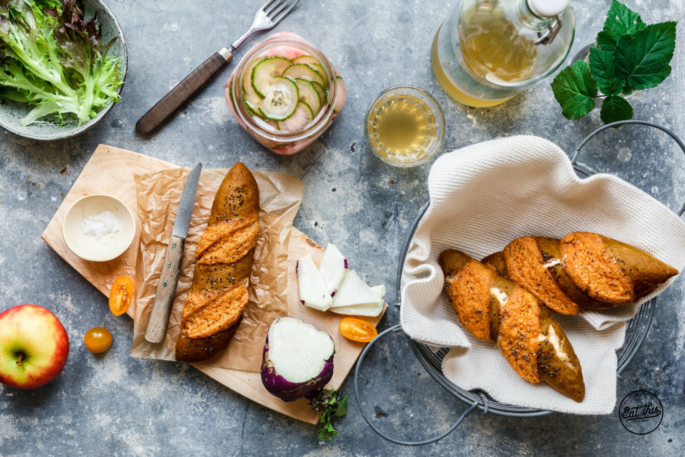 Vegane überbackene Dinkel-Laugenstangen mit Vollkorn