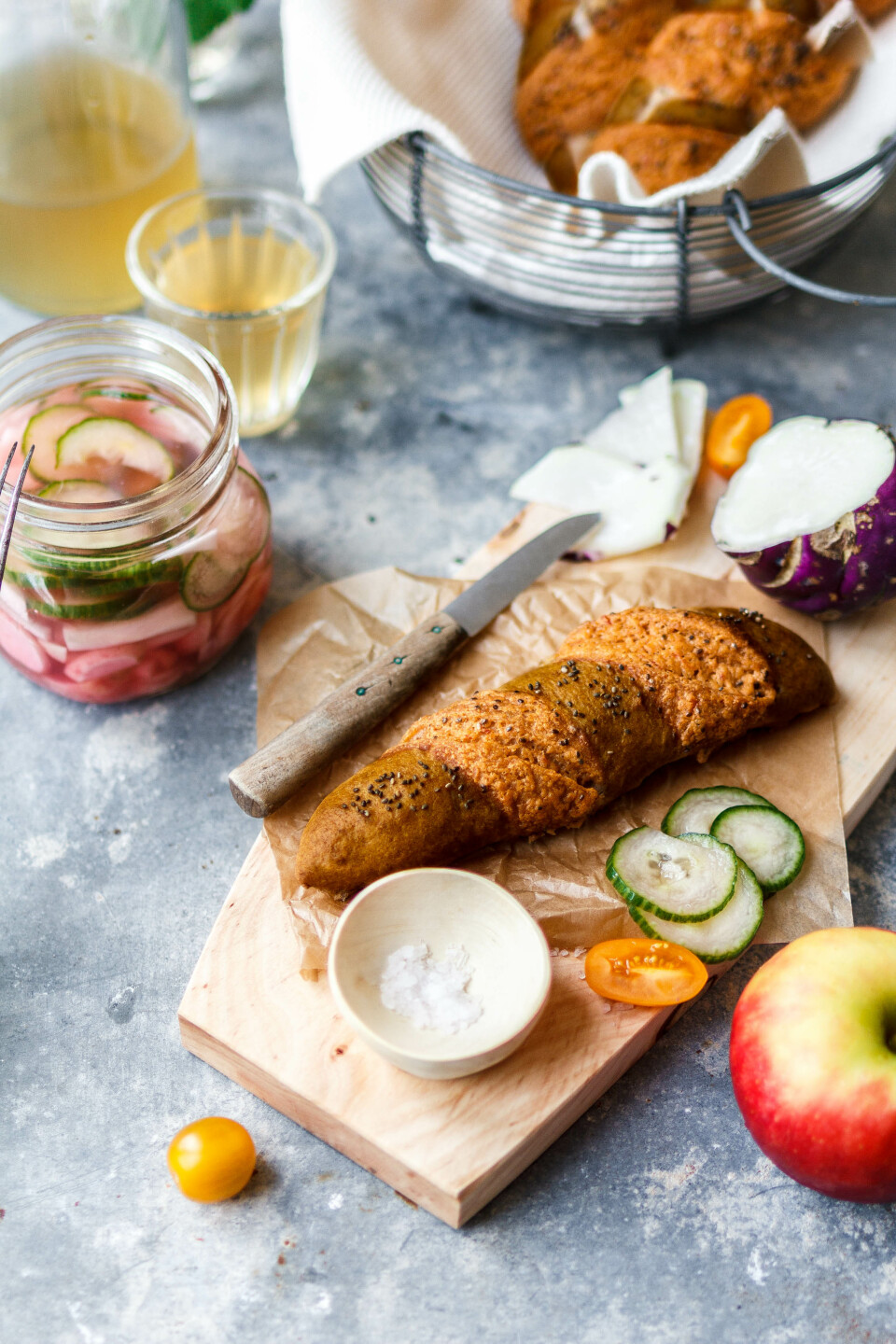 Vegane überbackene Dinkel-Laugenstangen mit Vollkorn