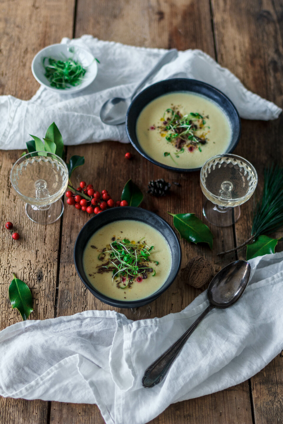 Schwarzwurzelsuppe mit gerösteten Austernpilzen & Kresse • Weihnachtsmenü 2016
