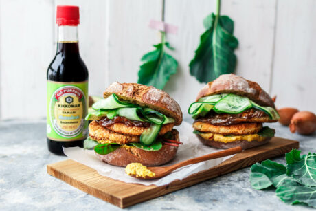 Grünes Kohlrabischnitzel-Sandwich