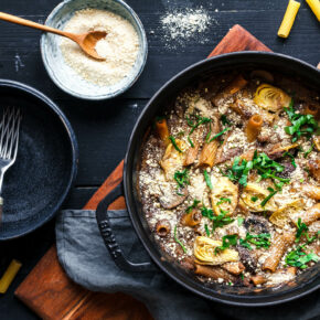 Pastaauflauf mit Pilzen & Artischocken