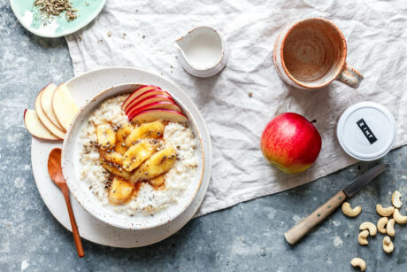 Porridge mit braunem Reis & karamellisierten Zimtbananen
