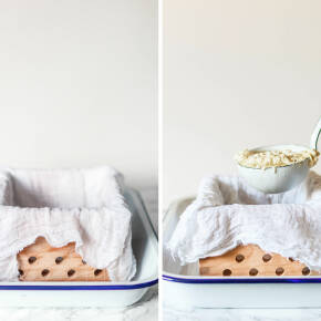 Tofu selber machen - Tofumasse in die Tofuform füllen