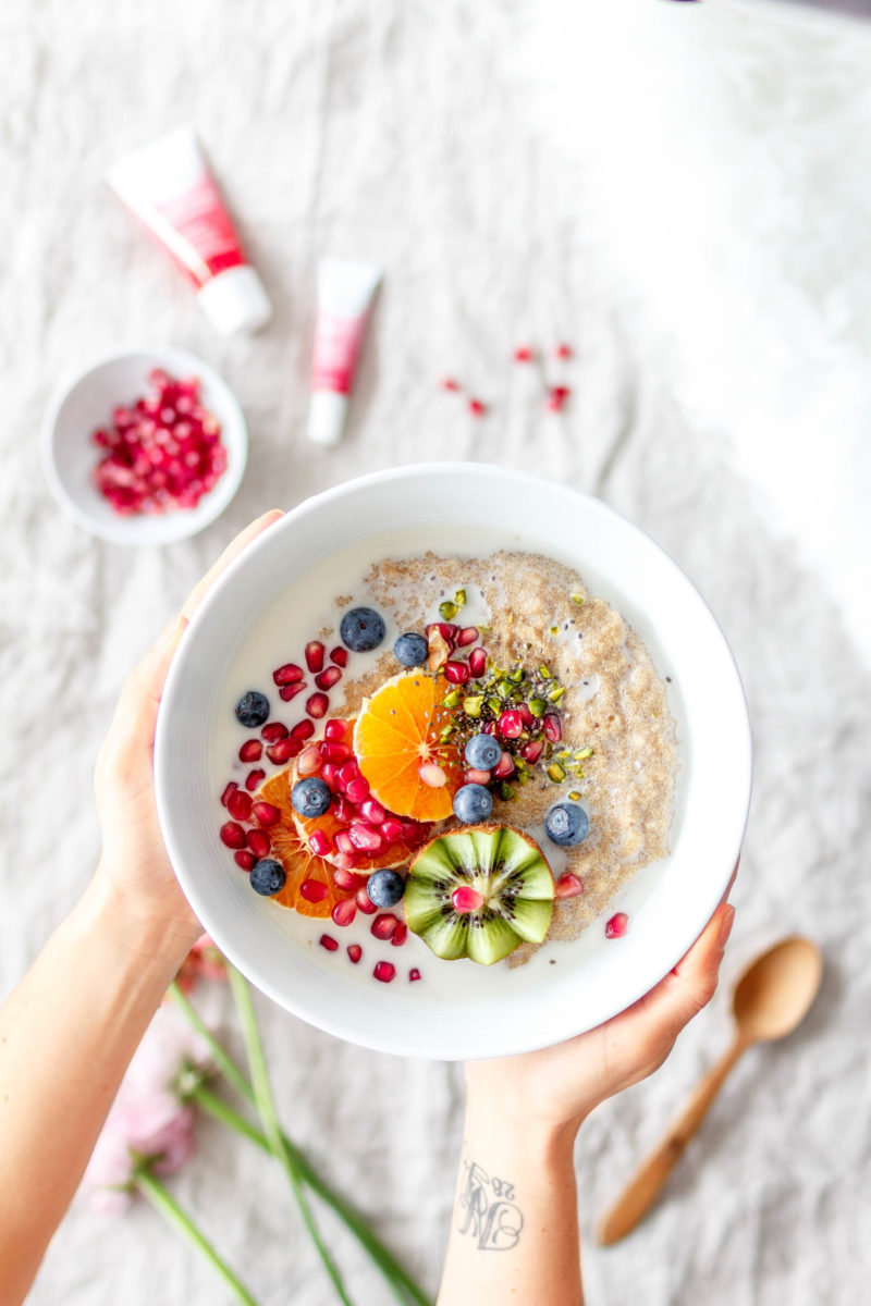 Amaranth-Wohlfühlporridge & die Granatapfelserie von Weleda