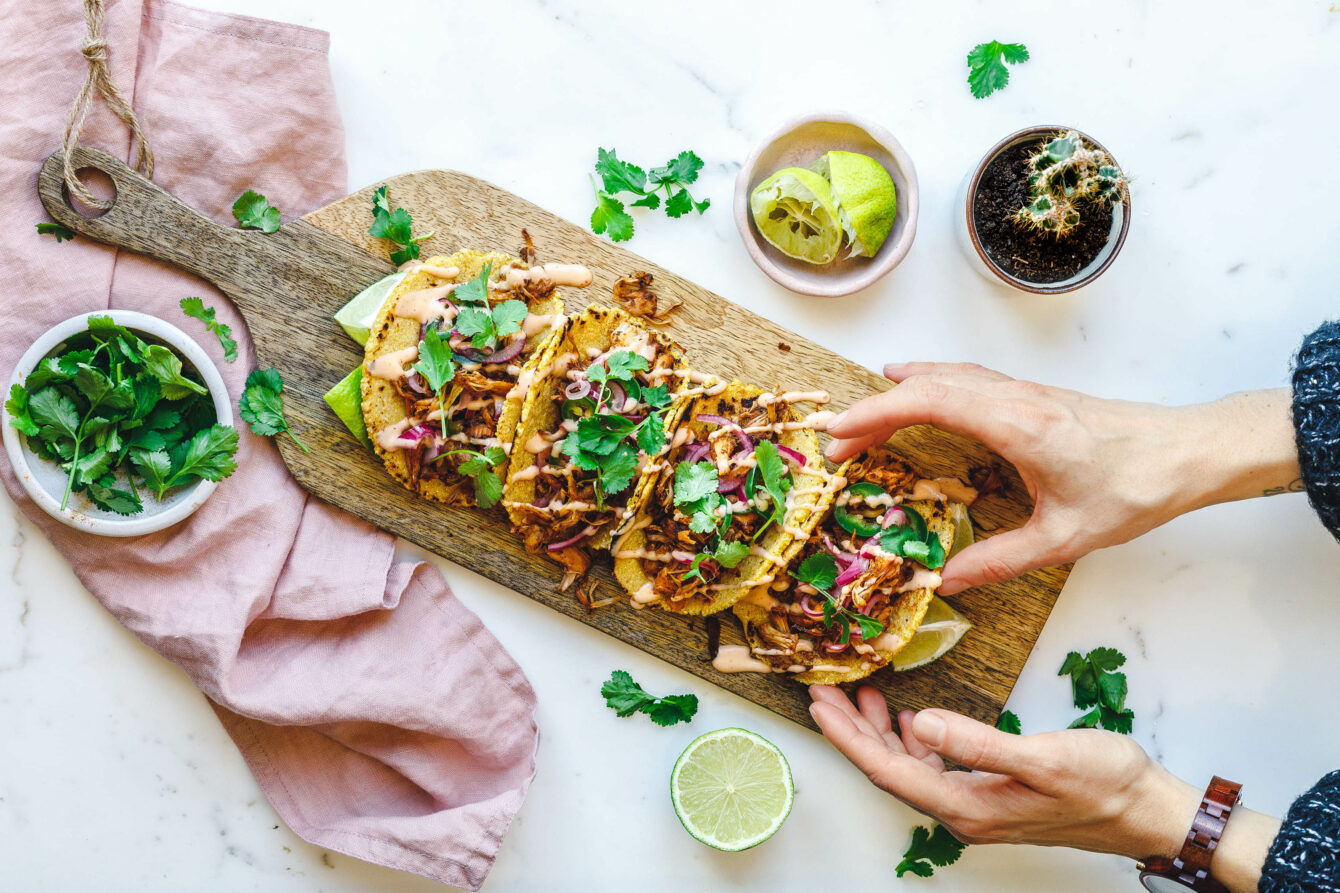 Vegane Jackfruit Tacos mit Quick Pickles