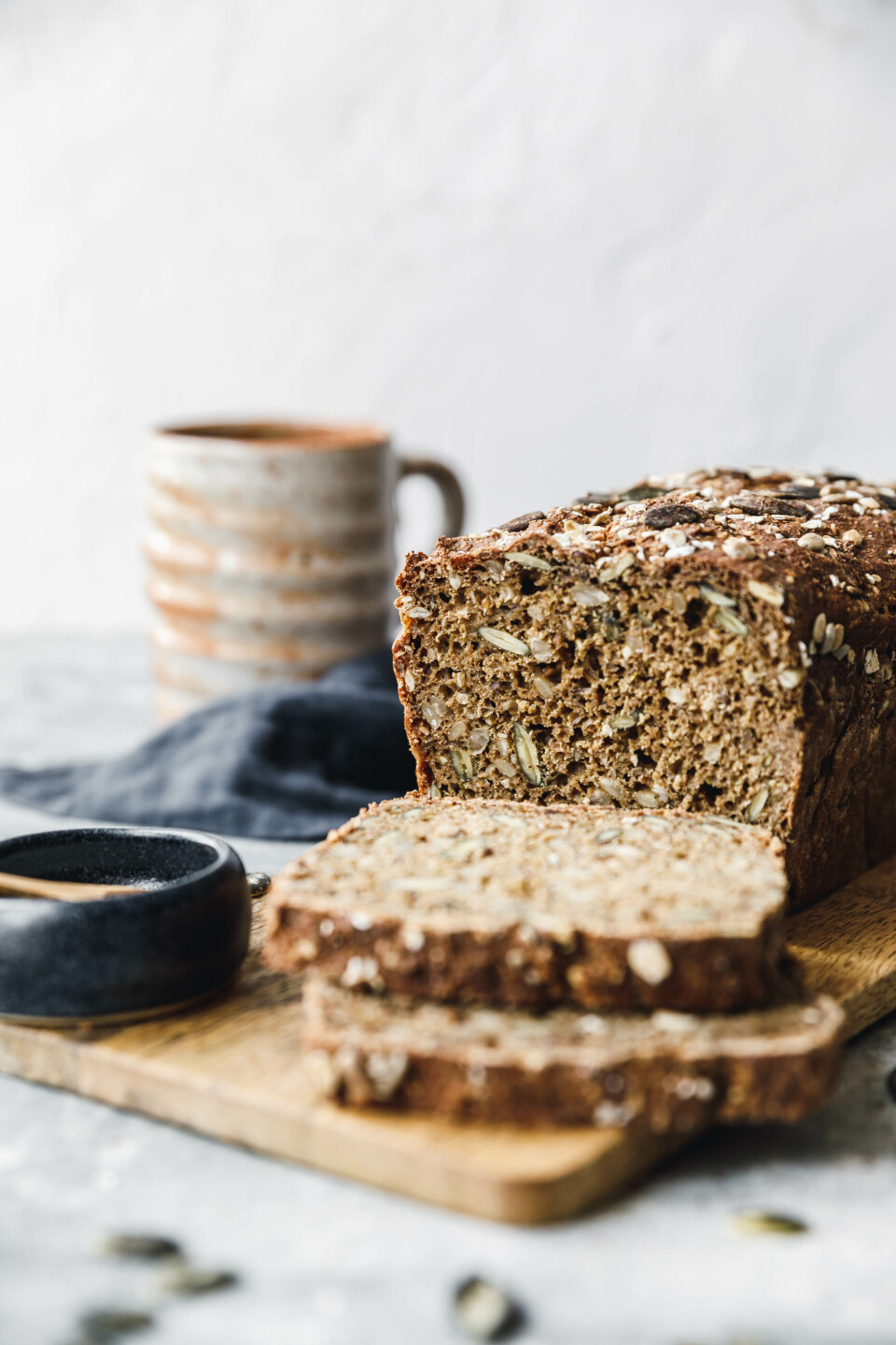 Schnelles veganes Vollkornbrot mit Saaten
