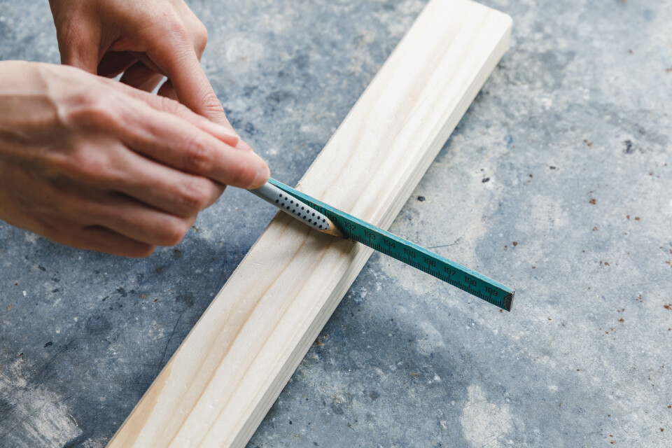 Kanthölzer anzeichnen • Wie wir uns eine Pflanzleiter bauen