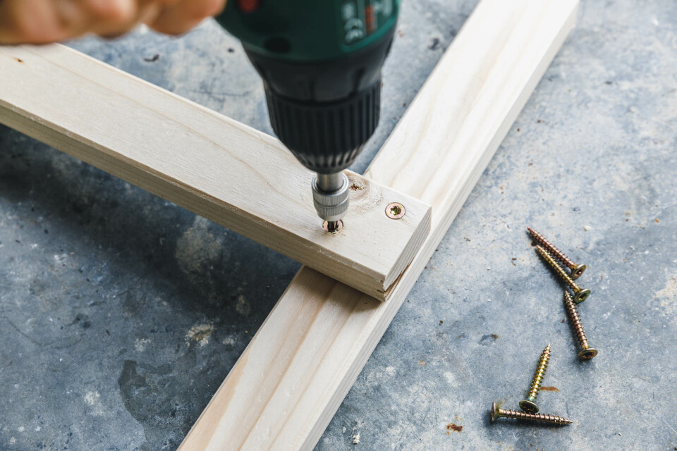 Kanthölzer verschrauben • Wie wir uns eine Pflanzleiter bauen