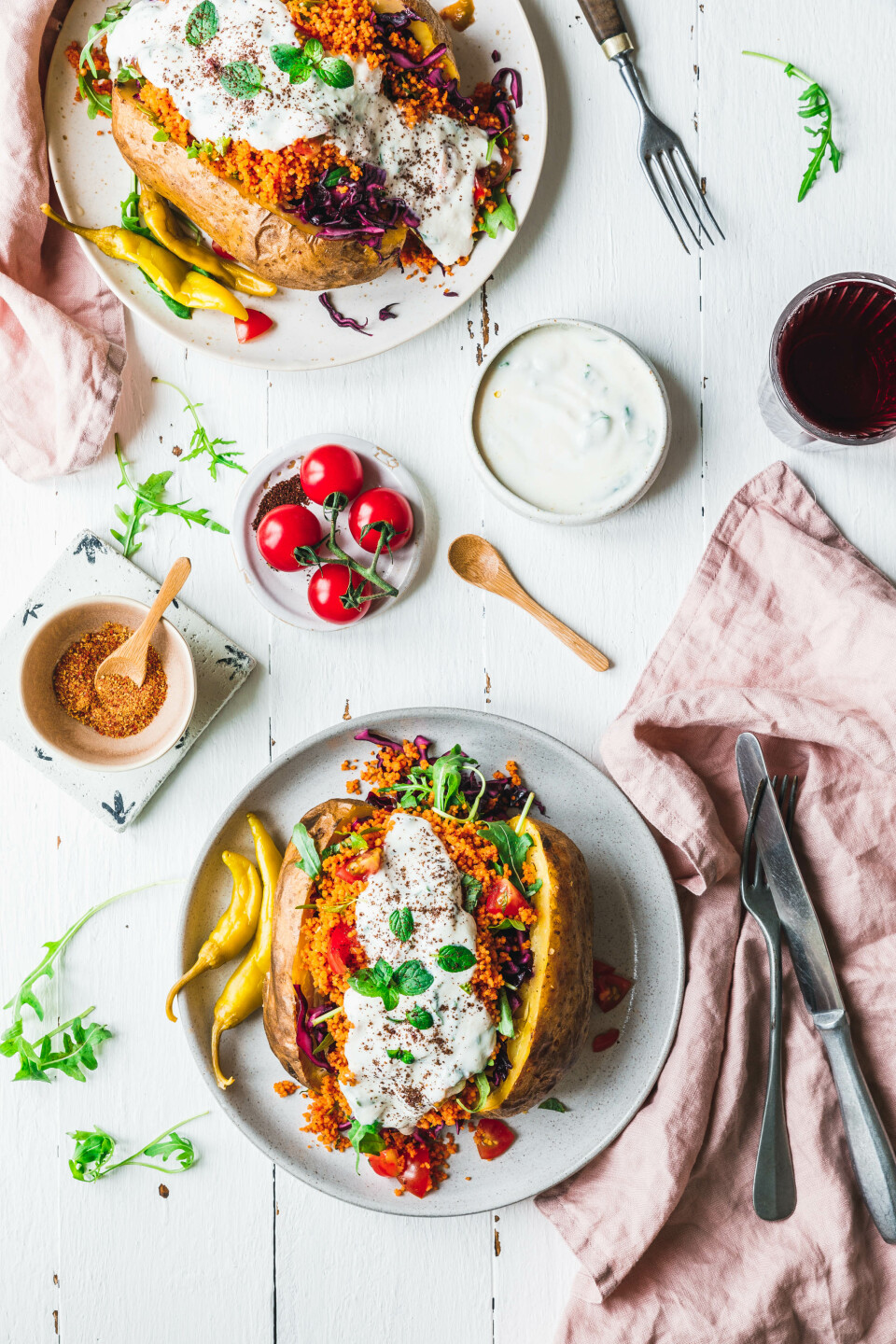Kumpir mit Couscous & knackigem Salat