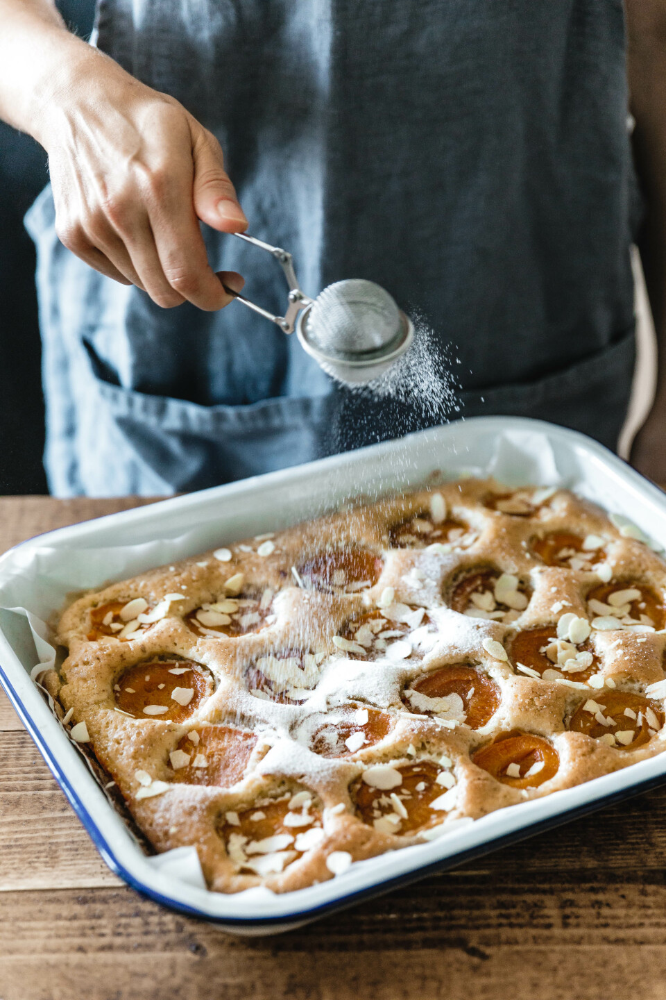 Schneller Aprikosenkuchen mit Olivenöl & Mandeln