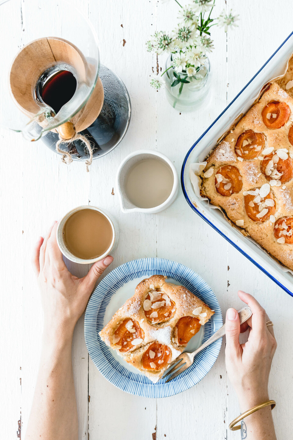 Schneller Aprikosenkuchen mit Olivenöl & Mandeln