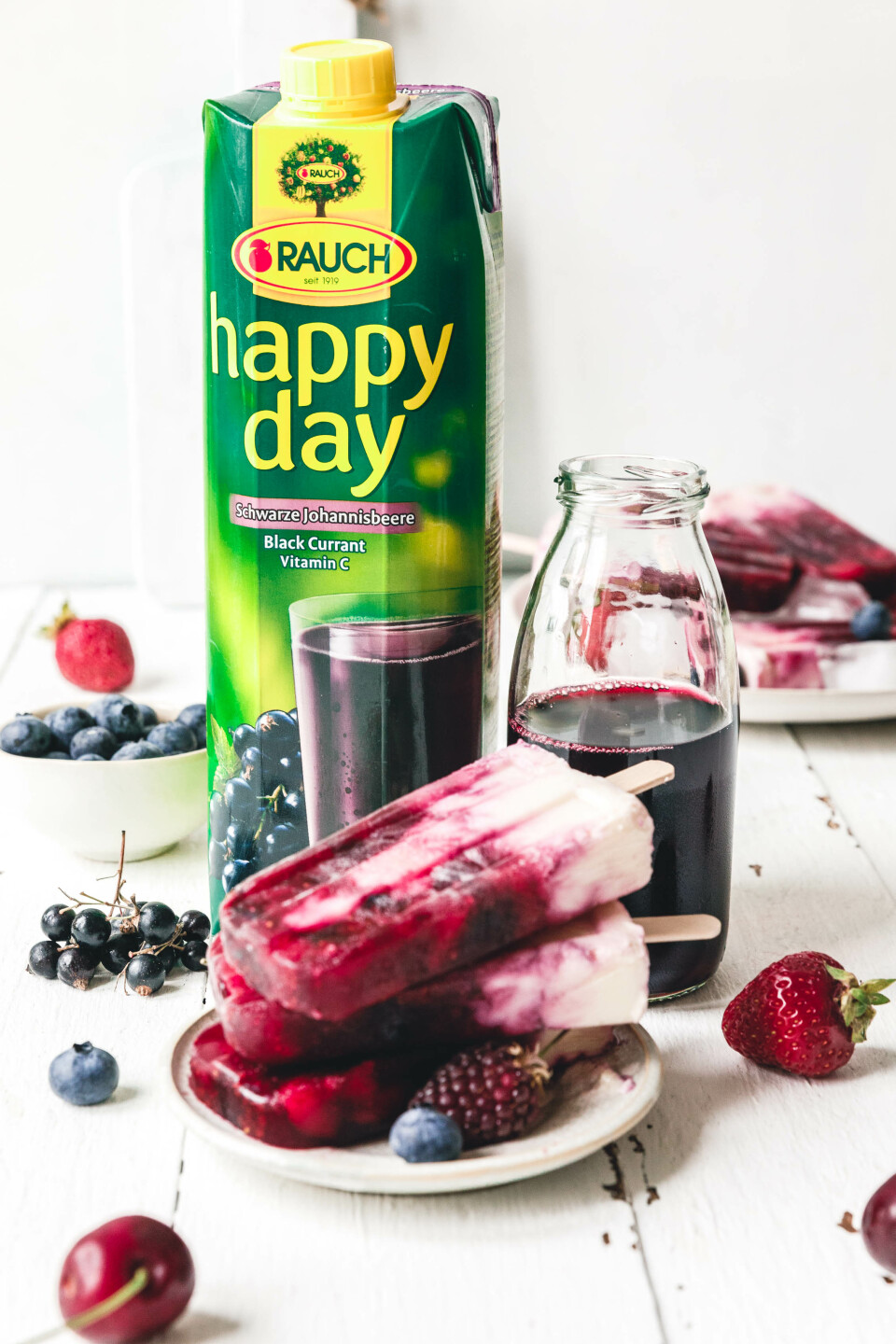 Blitzschnelle fruchtige Beeren-Popsicles