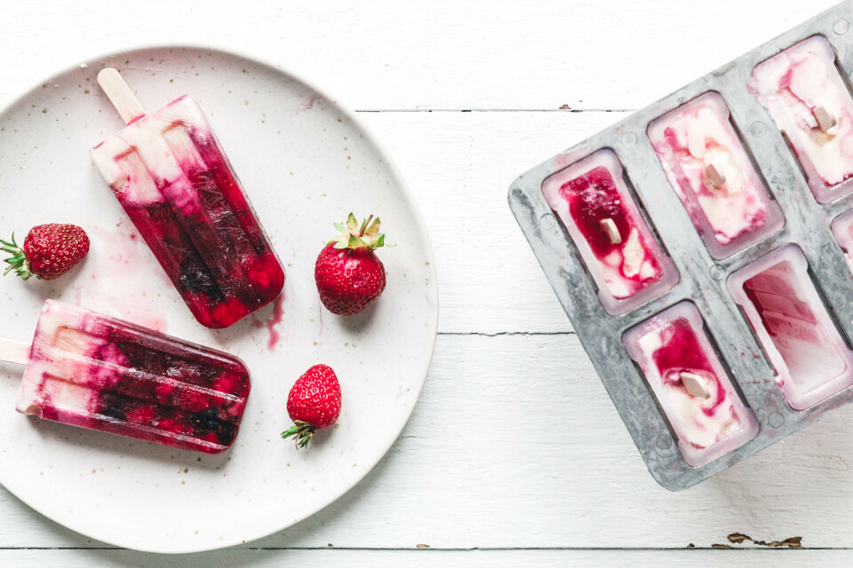 Blitzschnelle fruchtige Beeren-Popsicles