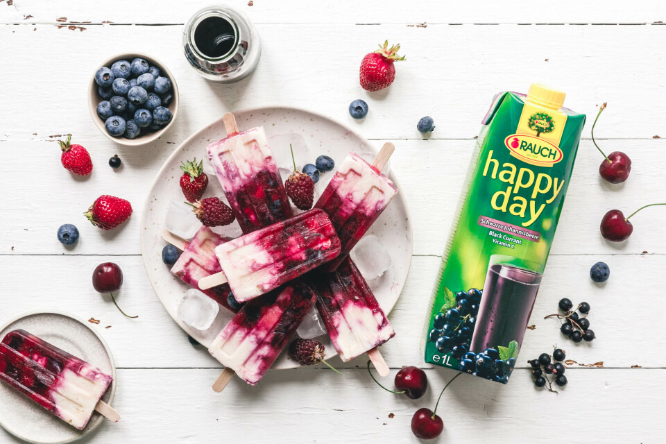 Blitzschnelle fruchtige Beeren-Popsicles