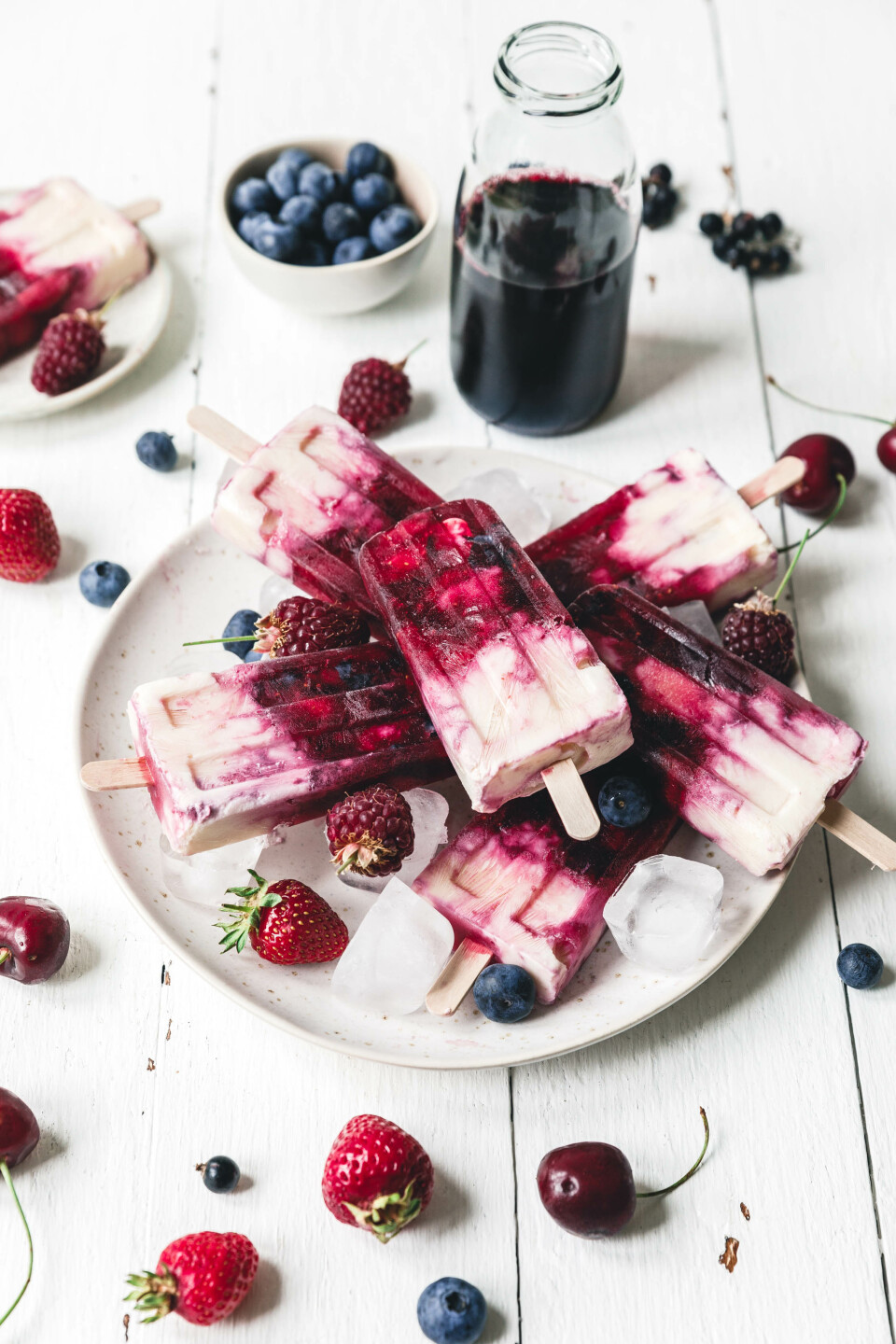 Blitzschnelle fruchtige Beeren-Popsicles