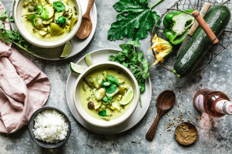 Grünes Thai-Curry mit Zucchini & Auberginen