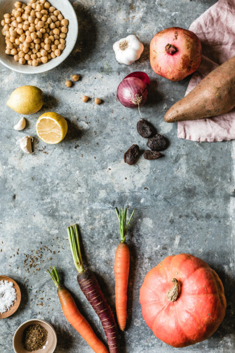 Kürbis-Süßkartoffel-Tajine mit Couscous & Granatapfel
