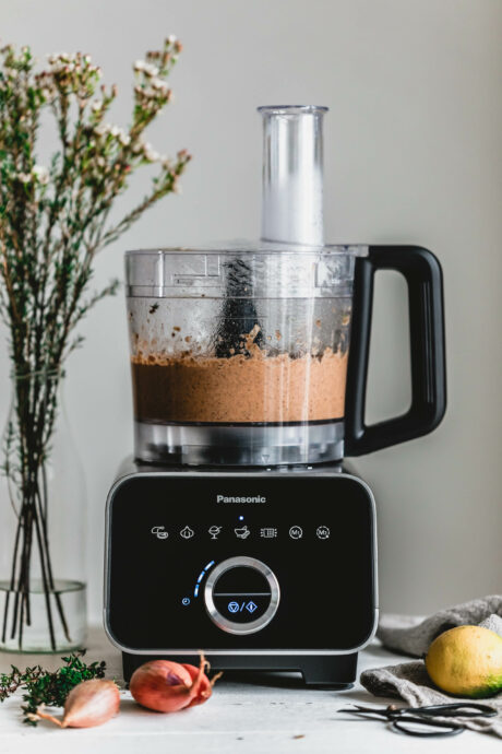 Berglinsenaufstrich mit getrockneten Tomaten und dem Panasonic MK-F800 Food Processor
