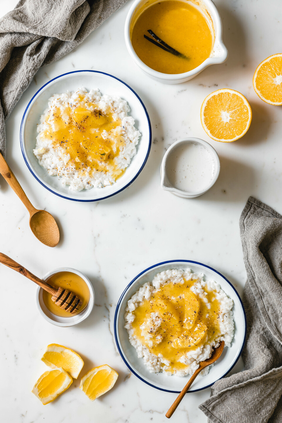 Nordischer Milchreis mit gewürzter Orangensauce & Vanille