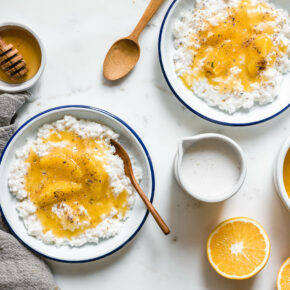 Nordischer Milchreis mit gewürzter Orangensauce & Vanille