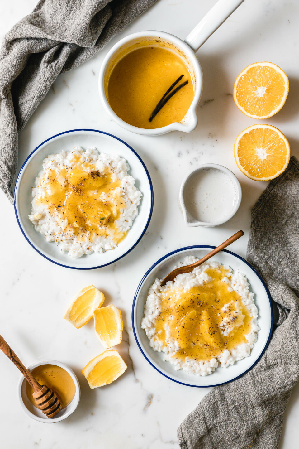 Nordischer Milchreis mit gewürzter Orangensauce & Vanille