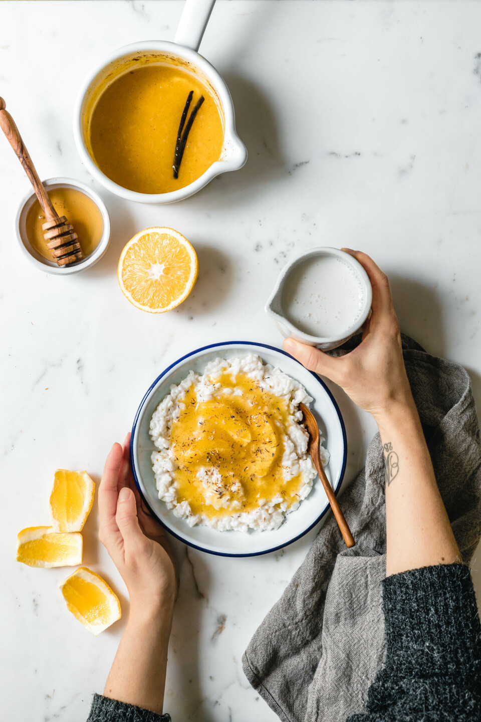 Nordischer Milchreis mit gewürzter Orangensauce & Vanille