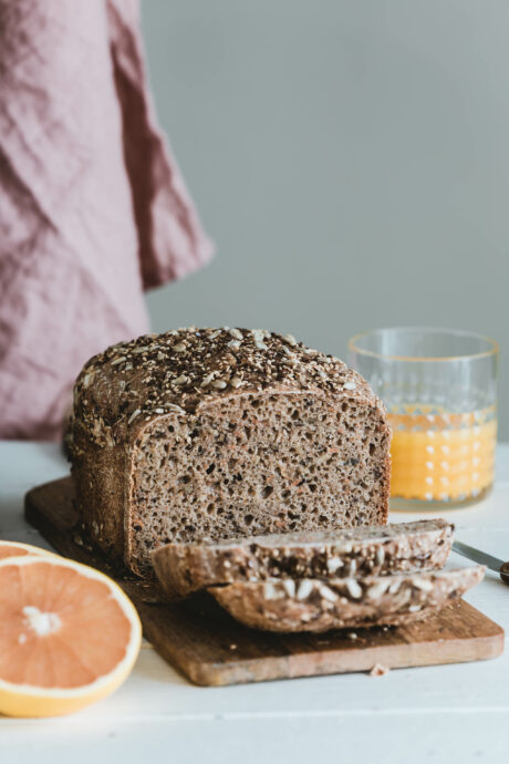 Saftiges Karottenbrot mit Saaten