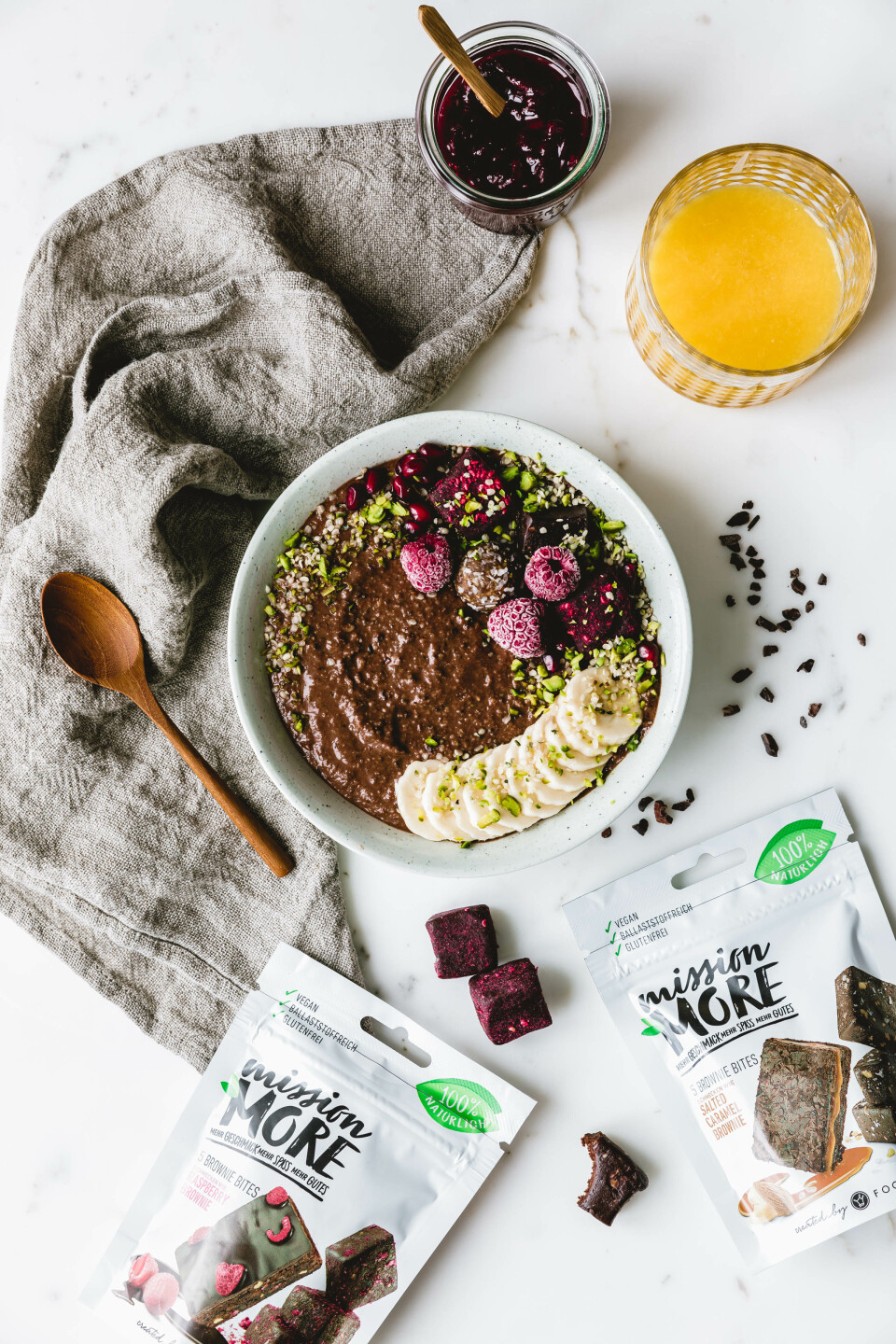 Schoko-Frühstückspudding mit Brownie-Bites