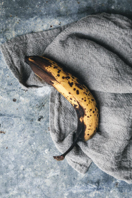 Das beste vegane Schoko-Bananenbrot mit gerösteten Walnüssen