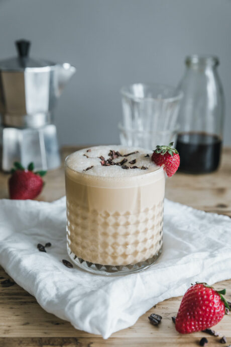Veganer Eiskaffee mit Baileys Almande