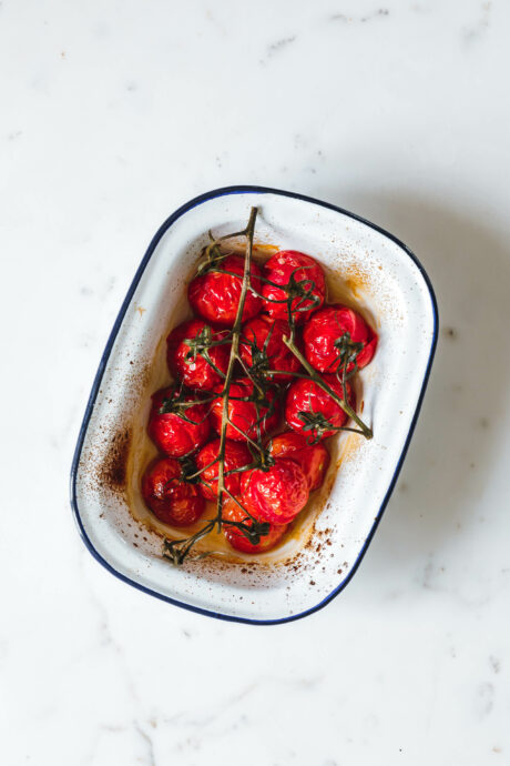 Zoodles mit Linsenbolognese und Ofentomaten